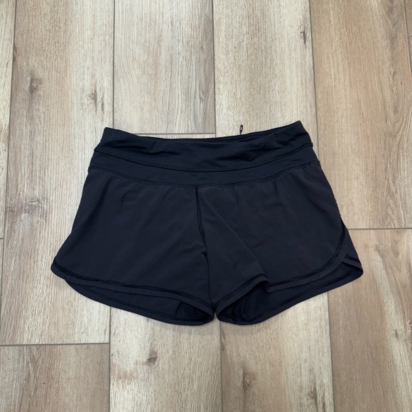 Lululemon Shorts with lining - Picture 1 of 2